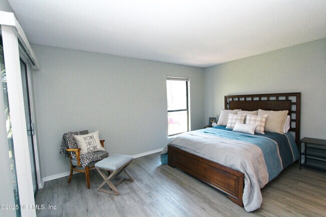 Building Photo - 10200 Belle Rive Blvd