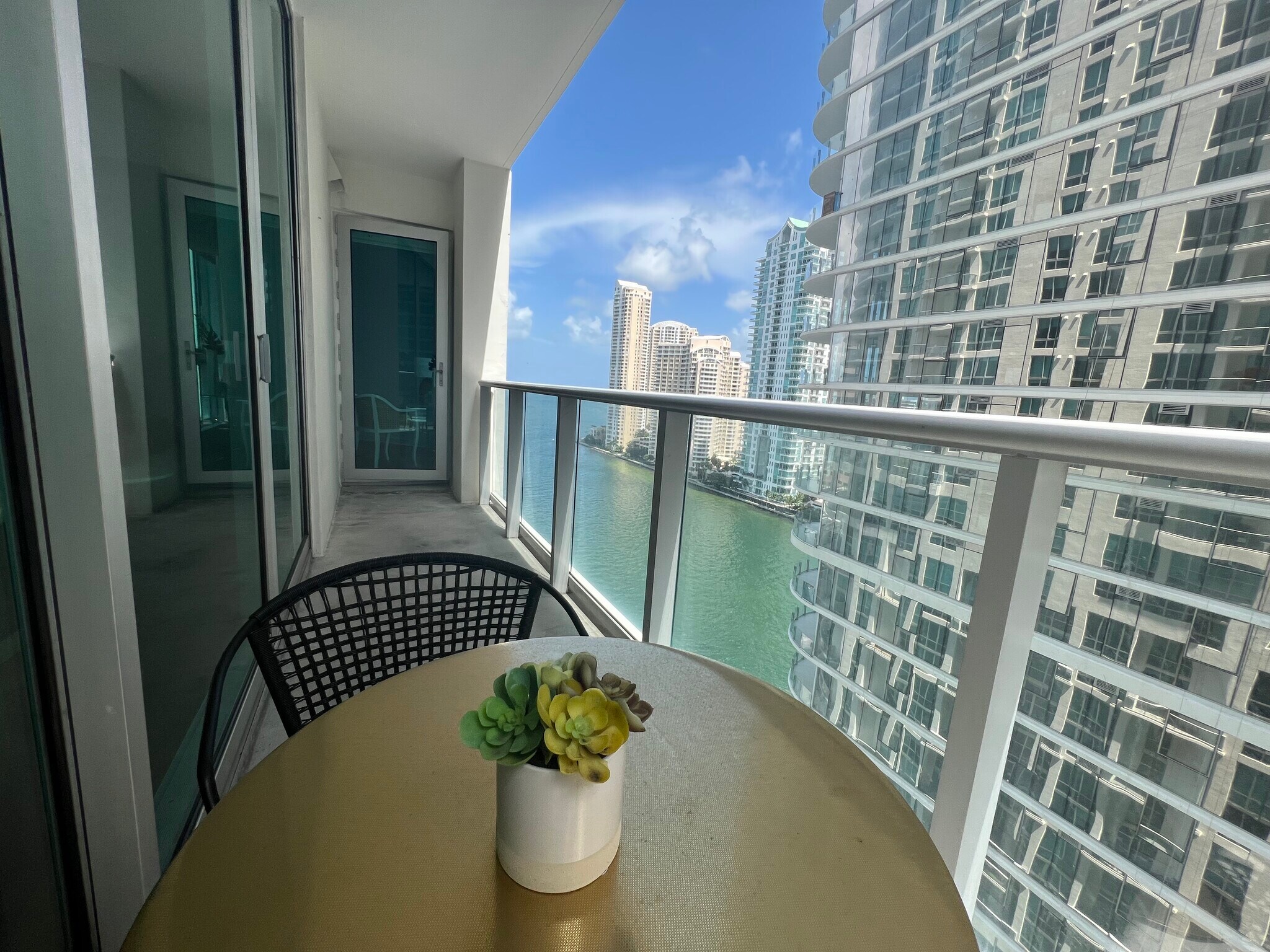 Building Photo - 300 S Biscayne Blvd
