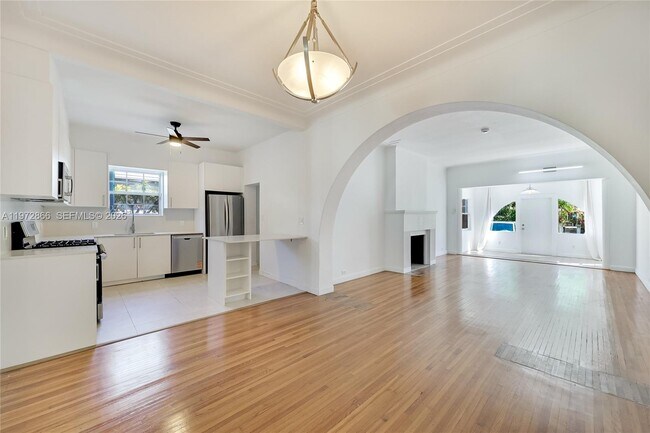 Building Photo - 9056 Emerson Ave