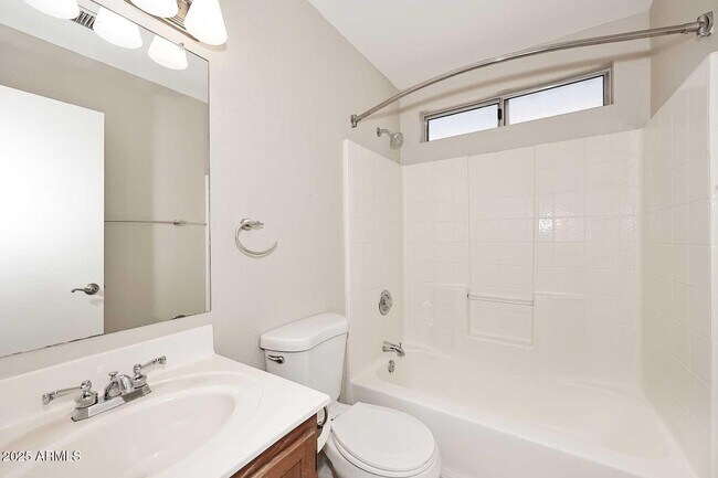Building Photo - 4331 E Siesta Ln