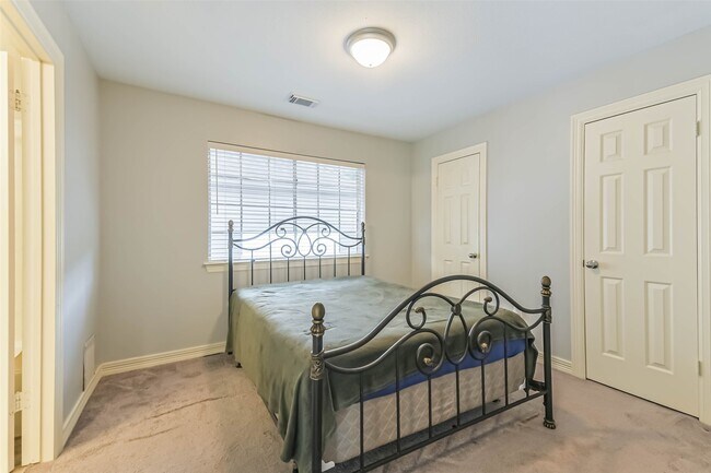 Building Photo - 13023 Dogwood Blossom Trail