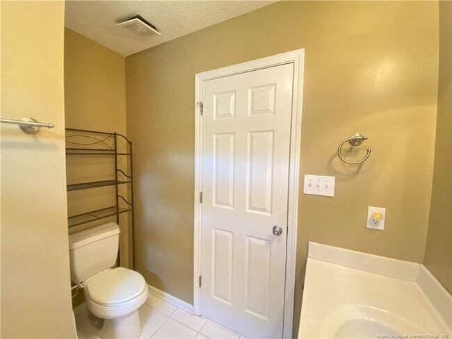 Building Photo - 1058 Carolina Way