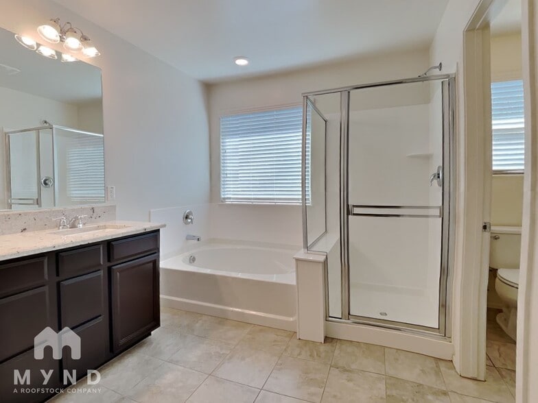 Building Photo - 11678 N 166th Dr