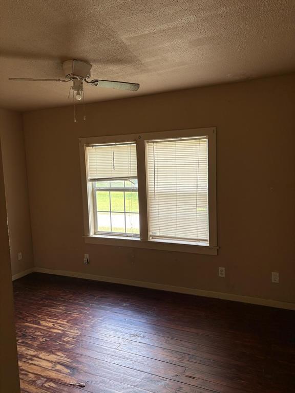 Building Photo - 308 N Kleas St