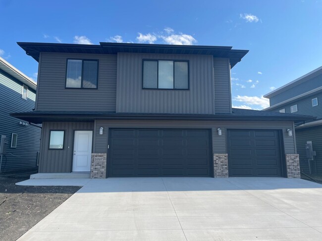 Primary Photo - Newly Built in the Wilds neighborhood of W...