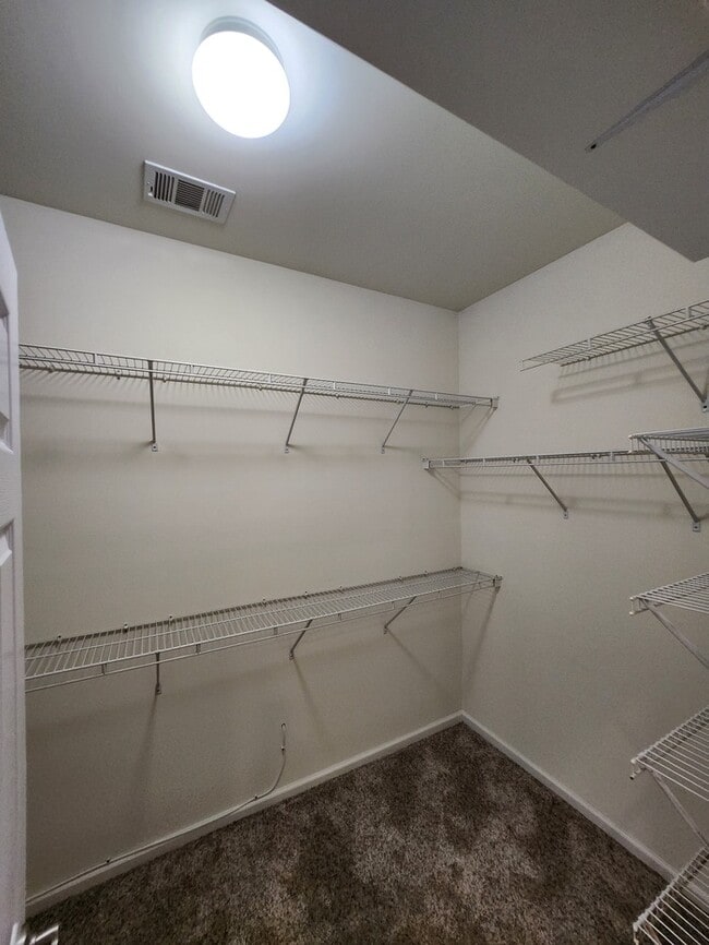 Building Photo - Refreshing Place to Create Memories w/Master on the Main!