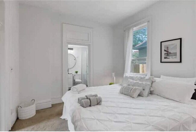 Building Photo - The Artist's Apt. | 1BR | Short North | +Parking