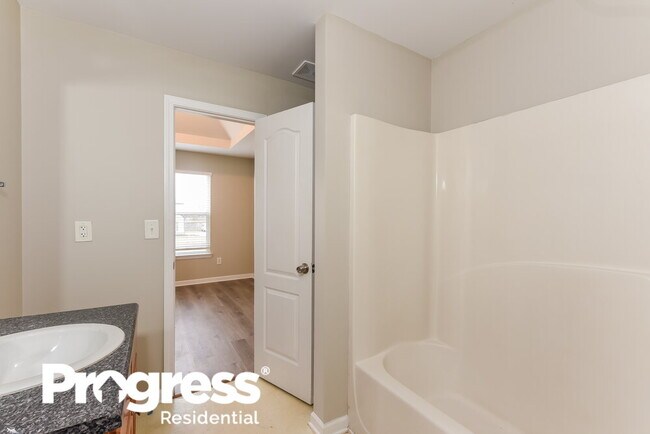 Building Photo - 511 Trousseau Ln