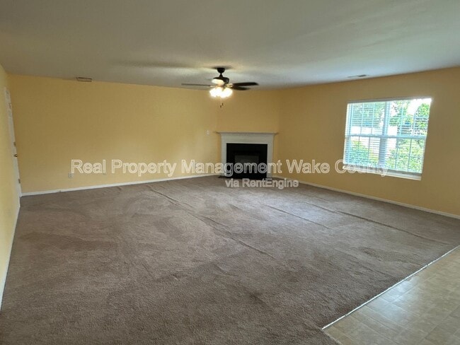Building Photo - 5323 Seaspray Ln