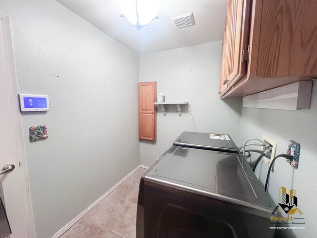 Building Photo - 8204 Eversley Ct