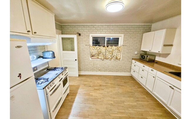 Building Photo - 511 Locust St