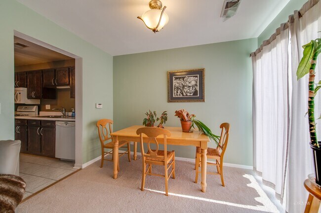 Building Photo - 224 Chesterfield Ct