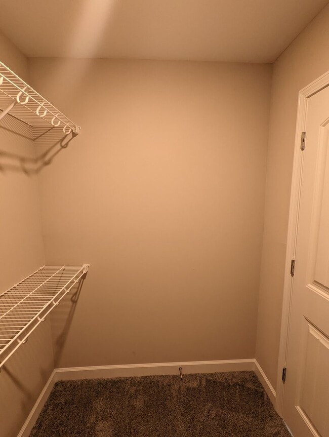 Building Photo - 3B/2BA With 2 car garage, Large Bonus Room...