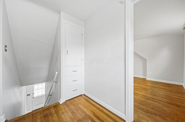 Building Photo - 532 N Drexel Ave