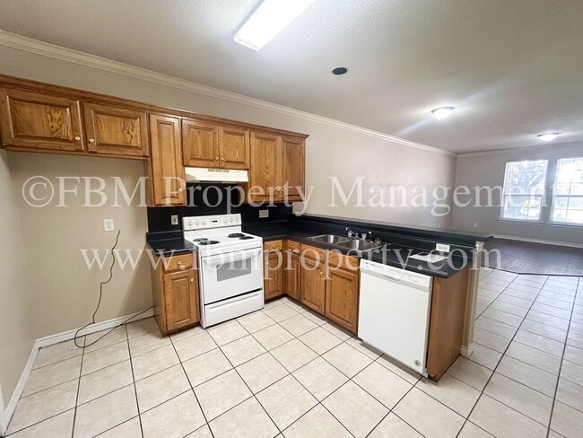 Building Photo - 616 Biloxi Dr