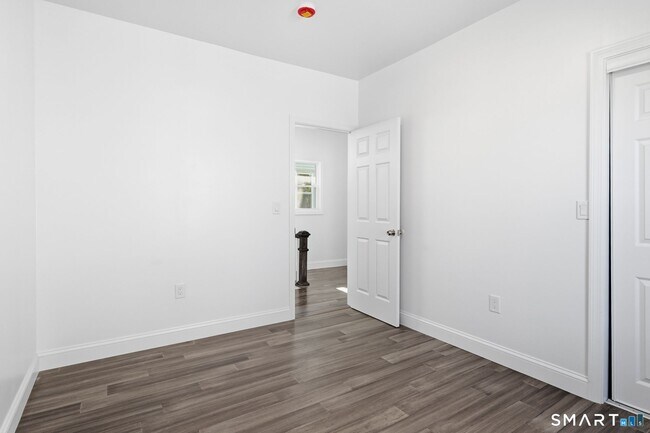 Building Photo - 52 4th St