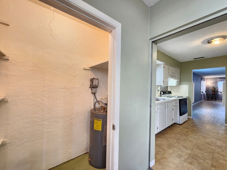 Storage unit inside! - 5155 9th Ave N