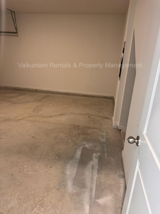 Building Photo - 91 Silver Myrtle Ct