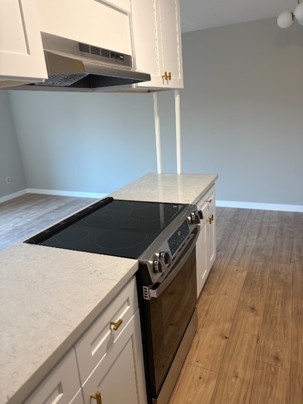 Building Photo - 133 SW Normandy Rd