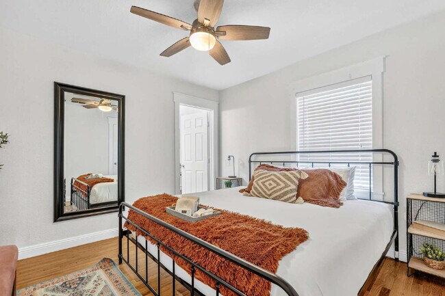 Building Photo - Fully Furnished Rental in Tech Terrace!!!