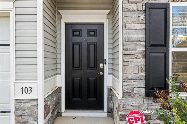 Building Photo - 103 W Tecoma Ln