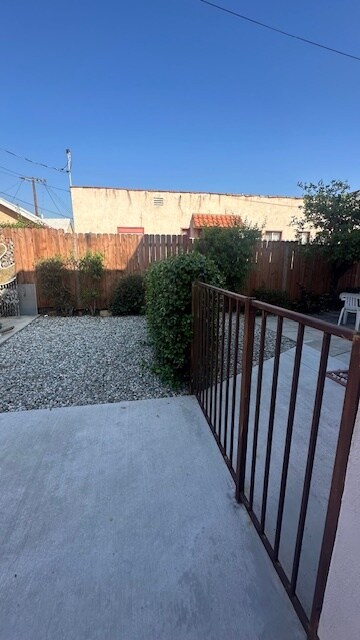 Building Photo - 116 S Chevy Chase Dr