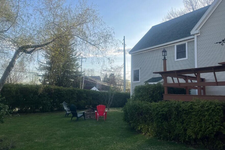 Back yard - 2 S Franklin St