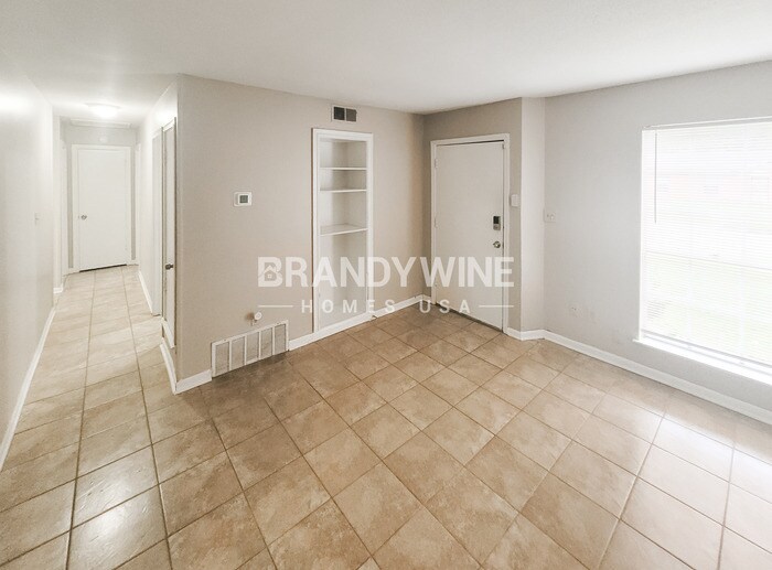 Building Photo - 4534 Valley Stream Dr