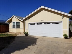 Building Photo - Oak View- Three bedroom home with Mountain...