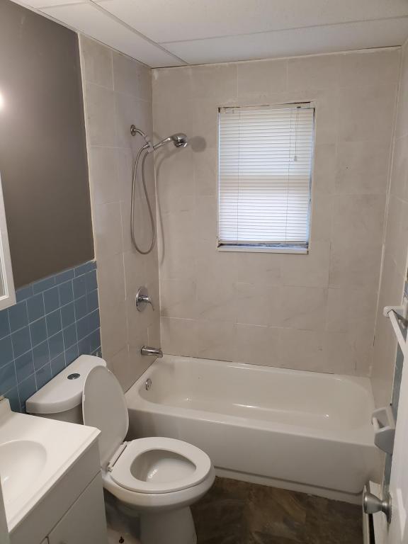 Building Photo - 16 Hancock St