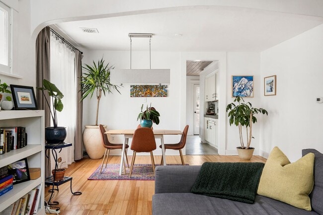 Building Photo - 803 E Ellsworth Ave