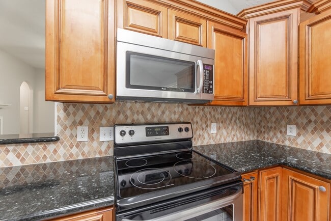 Building Photo - 24502 Drakefield Ct