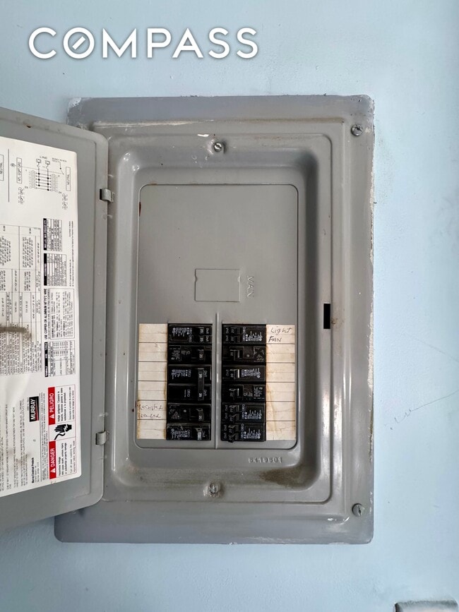 Building Photo - 393 Classon Ave