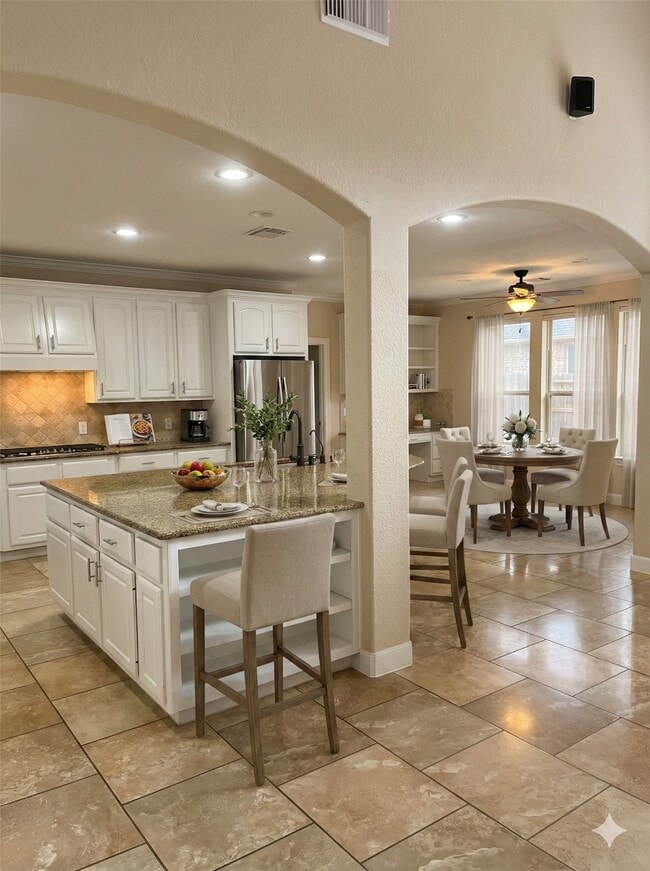 Building Photo - 7606 Westmoreland Dr