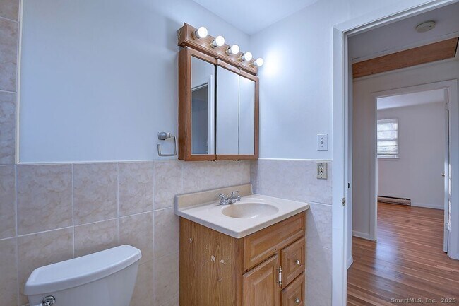 Building Photo - 139 Phyllis Dr