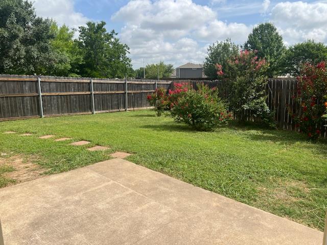 Building Photo - 331 Carriage Way