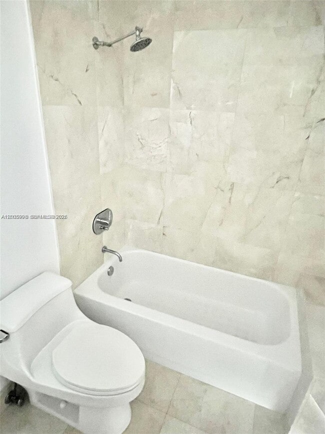 Building Photo - 218 SE 14th St