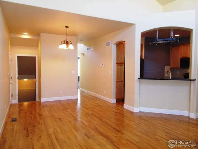 Building Photo - 831 Windchime Ct