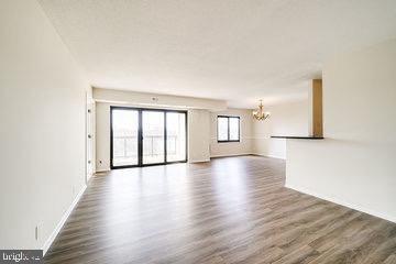 Building Photo - 205 Yoakum Pkwy