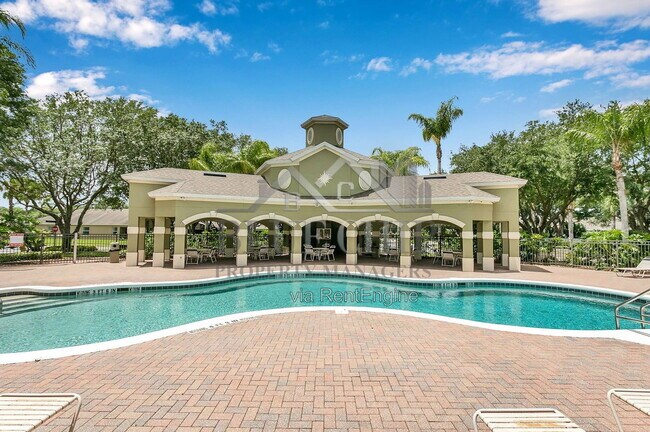 Building Photo - 10074 Iverson Dr