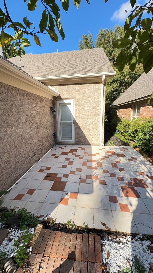 Building Photo - Charming 3-bedroom, 2-bath home located in...