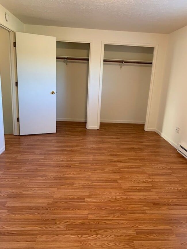 Building Photo - 1211 Summers Ln