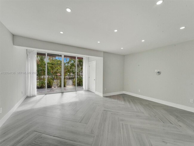 Building Photo - 3744 NE 167th St