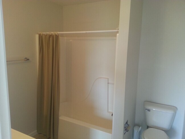 Building Photo - $200 Gift Card! 3-bed home available in Savoy!