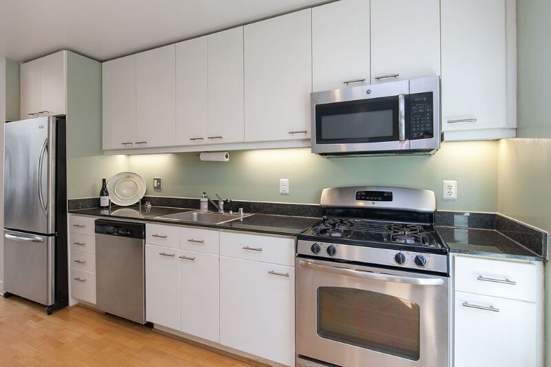 Building Photo - 161 Gilbert St