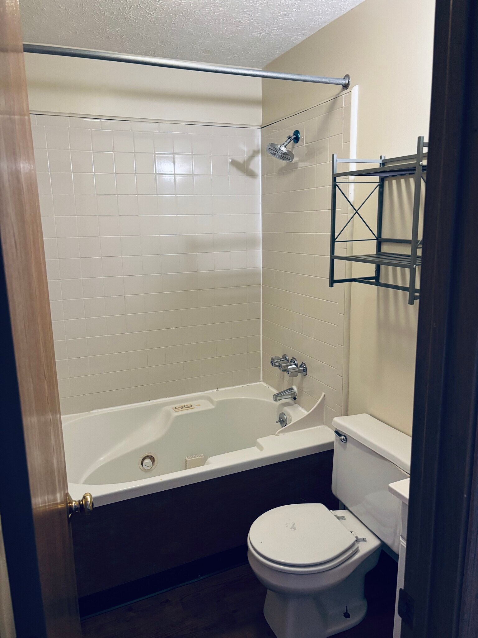 Building Photo - 102 McMillen Ave