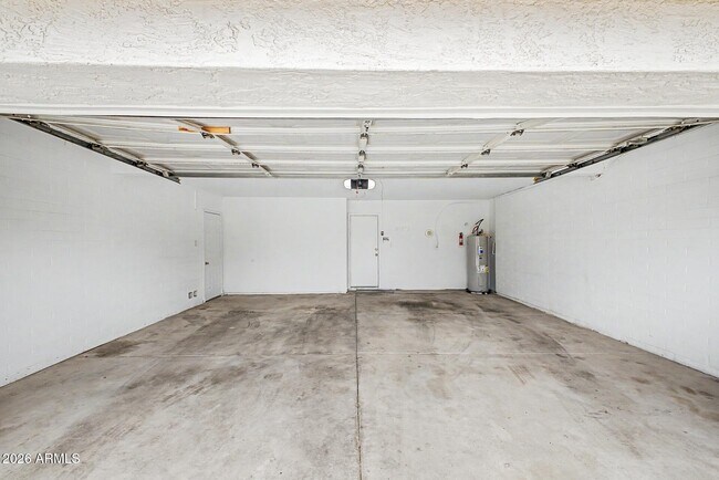 Building Photo - 2457 W Redfield Rd