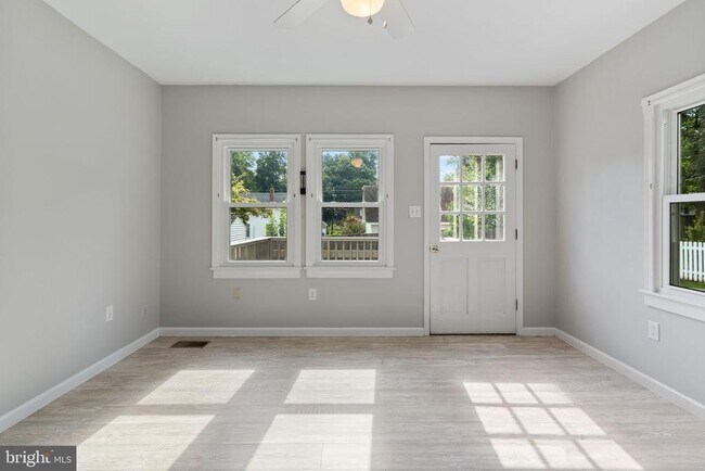 Building Photo - 4023 Poplar St