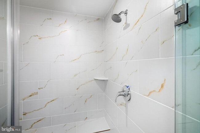 Building Photo - 1011 Venifena Terrace SE