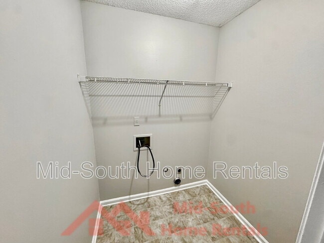 Building Photo - 5528 Ginners Dr